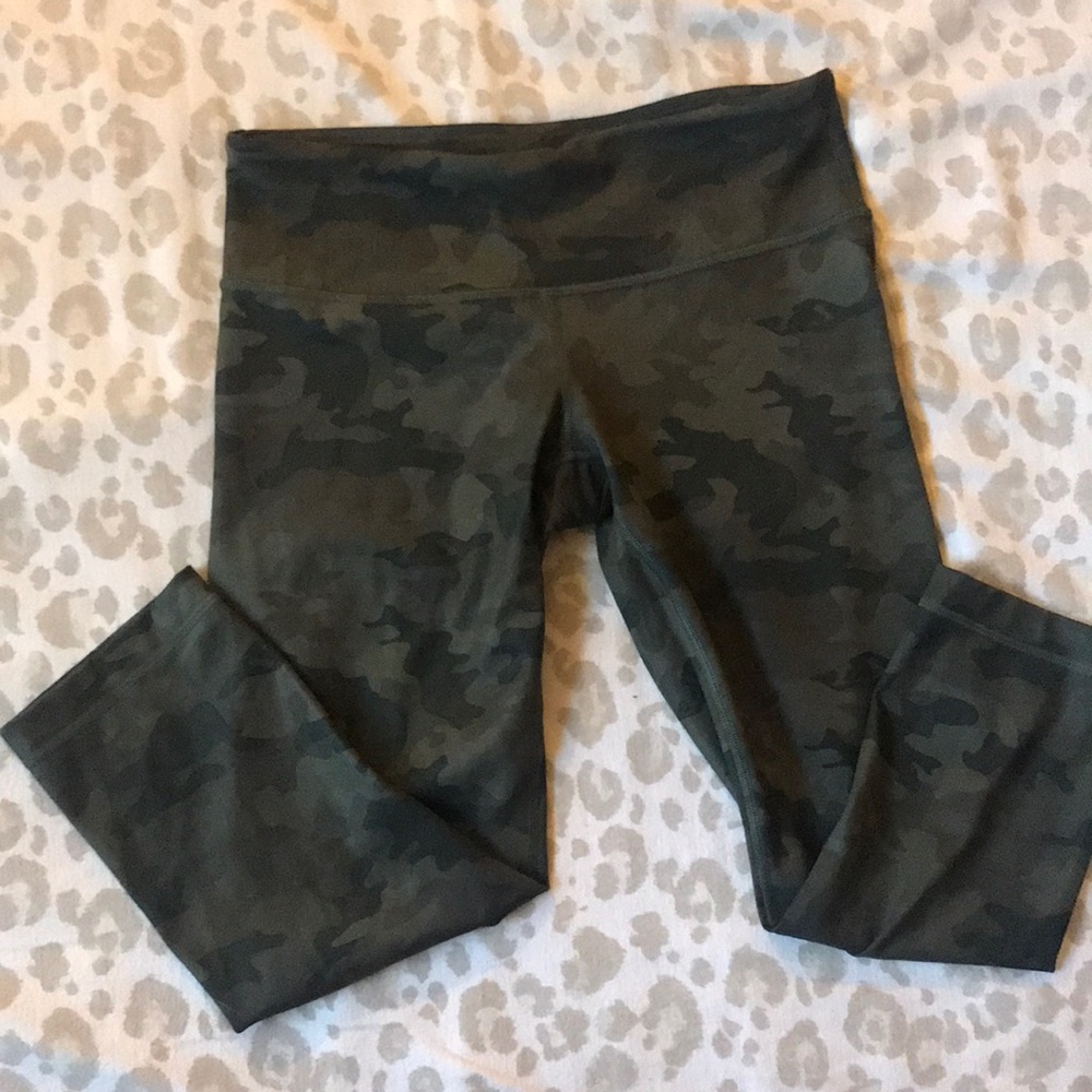 Lululemon Camo Capri (6)